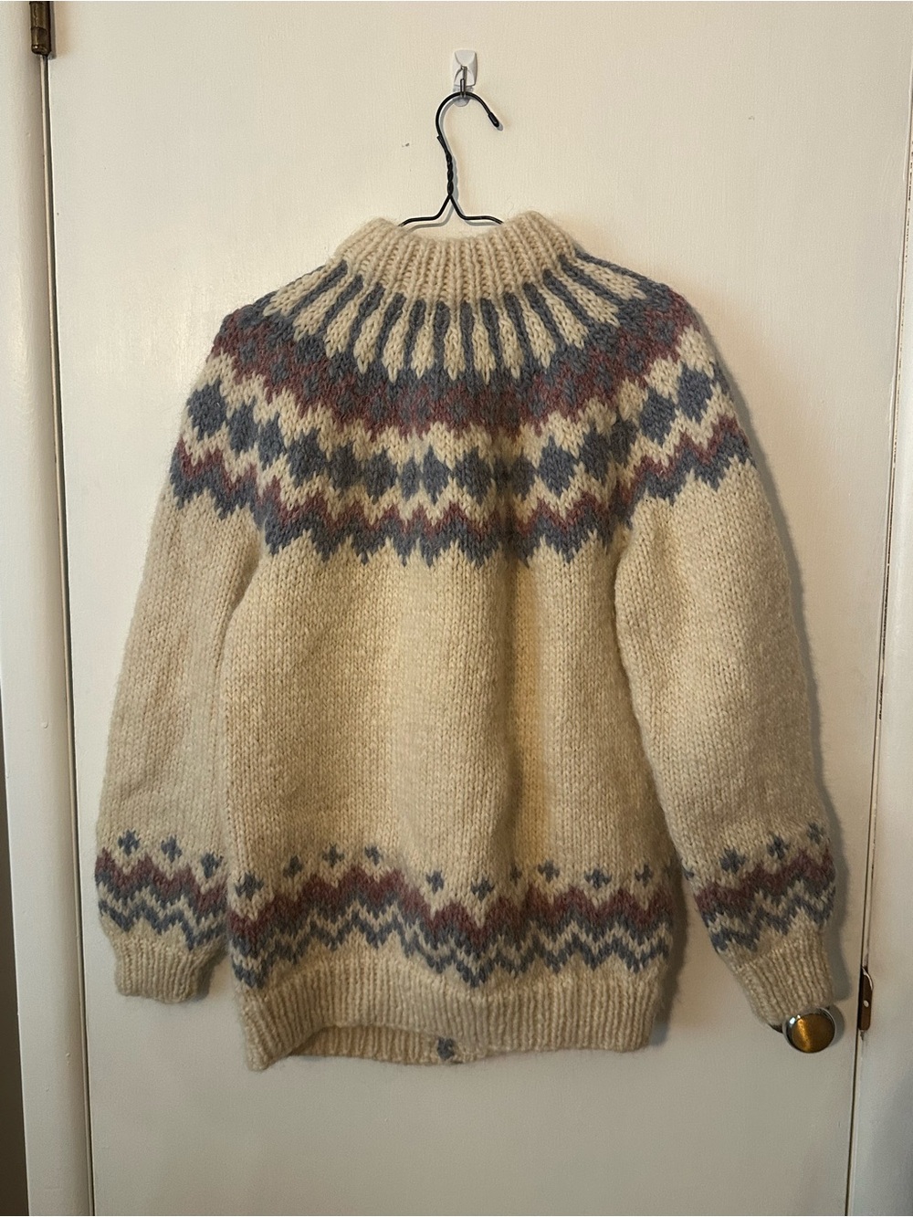 Hand-Knit button front Cream, blue, mauve Fair Isle pattern Sweater Cardigan - Picture 3 of 4